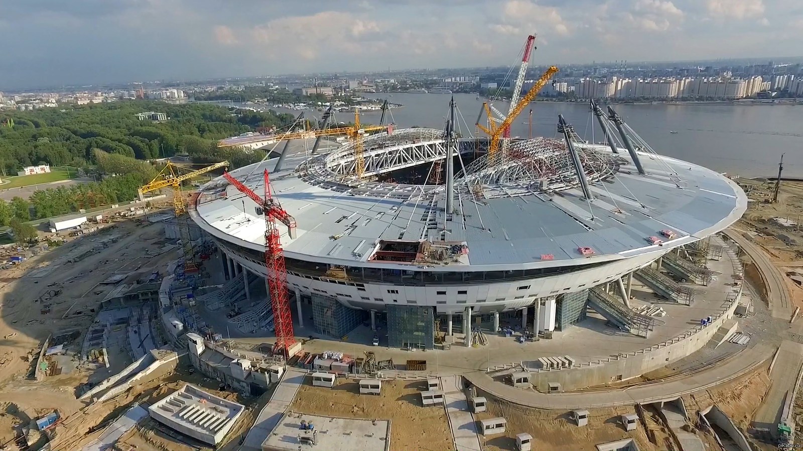 Руководитель Государственной инспекции труда посетил «Зенит-Арену»